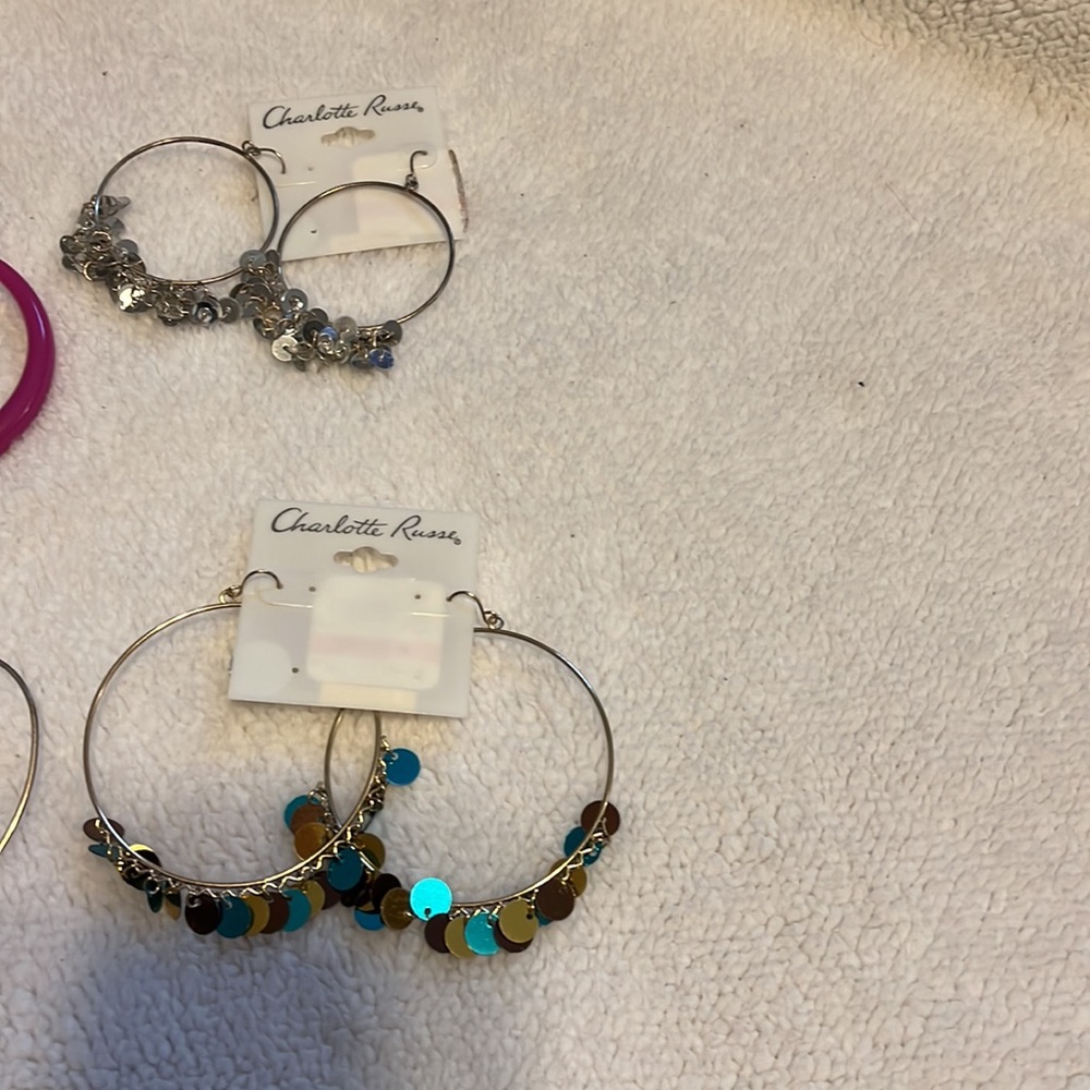 Earring bundle 3/$10 - Picture 3 of 5
